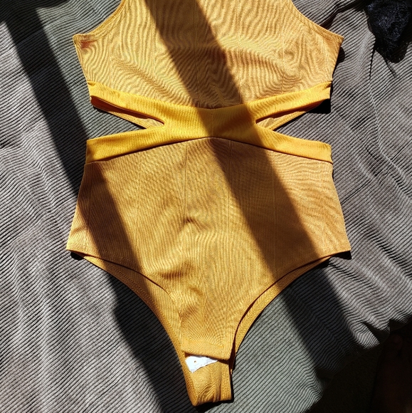 Yellow Bodysuit with Side Cutout Detail - Picture 3 of 4